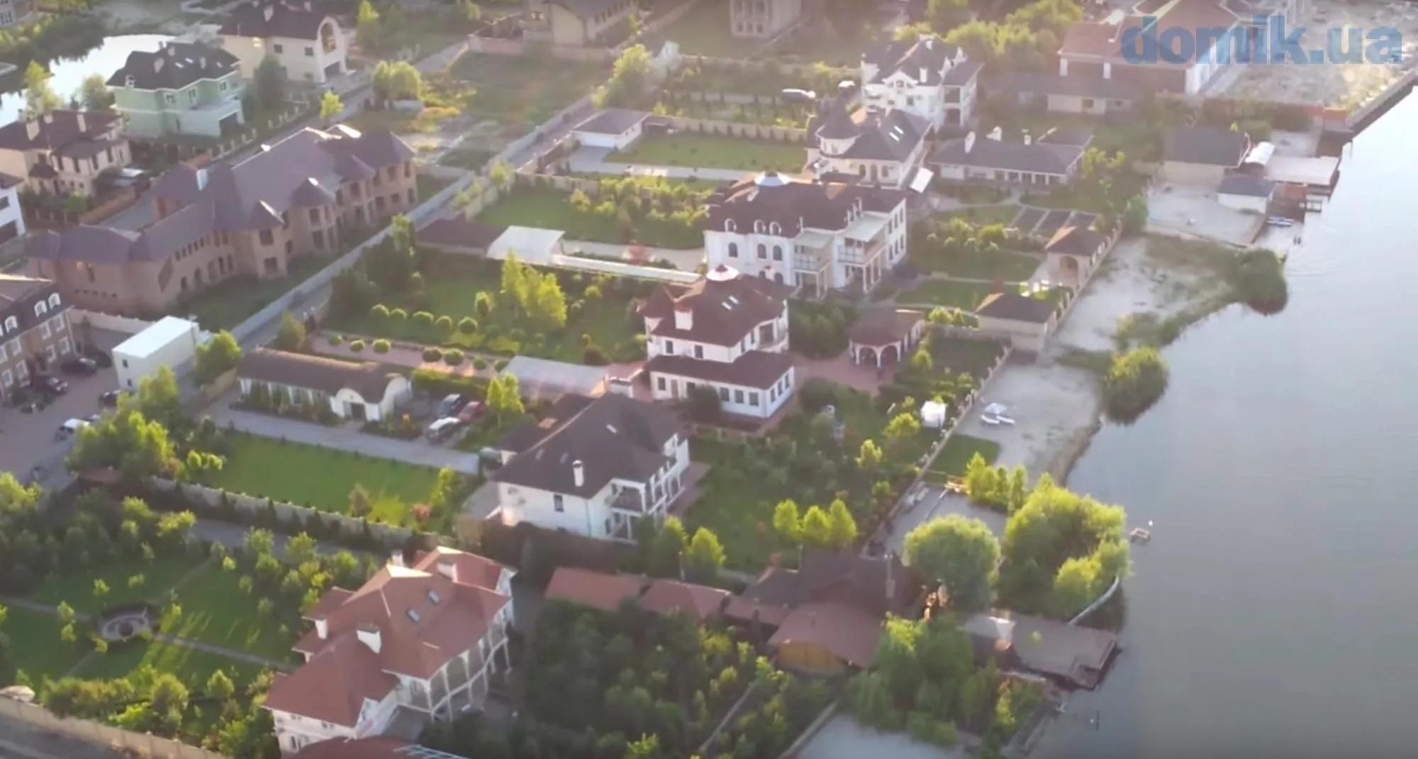 Елітні будинки у Конча-Заспі Елітні будинки у Конча-Заспі