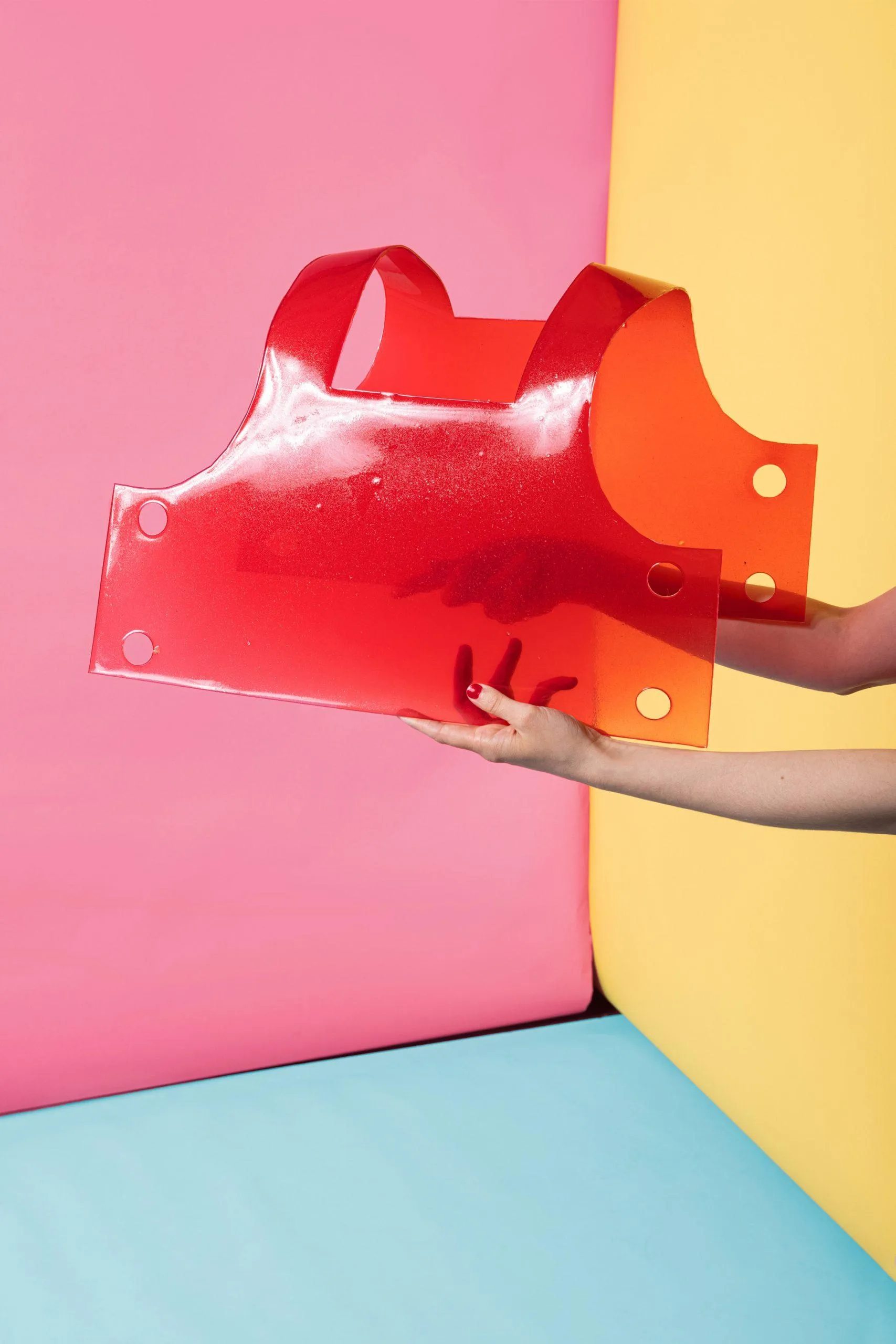 Можна розтопити й переробити: дизайнер придумав одяг з желе Можна розтопити й переробити: дизайнер придумав одяг з желе