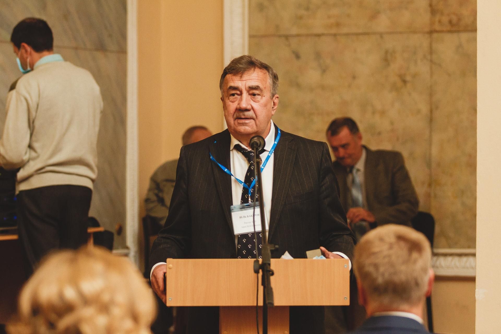 Я устал, я ухожу – ректор ХНУ Каразина Бакиров записал видеообращение Я устал, я ухожу – ректор ХНУ Каразина Бакиров записал видеообращение