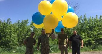 "Помни, кто ты": военные отправили в оккупированный Донецк тысячи открыток