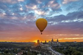 Пілот кулі, яка впала на Хмельниччині, виявився сином директора Федерації з повітроплавання