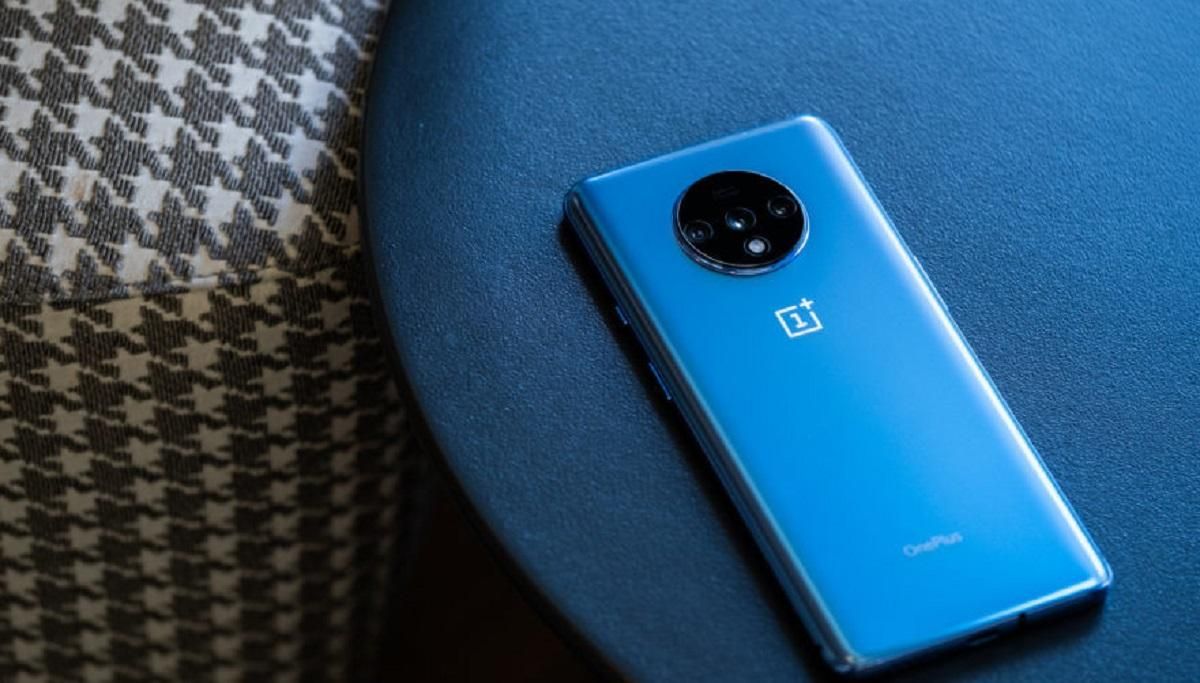 Почему телефон кладут экраном вниз: три важные причины Почему телефон кладут экраном вниз: три важные причины