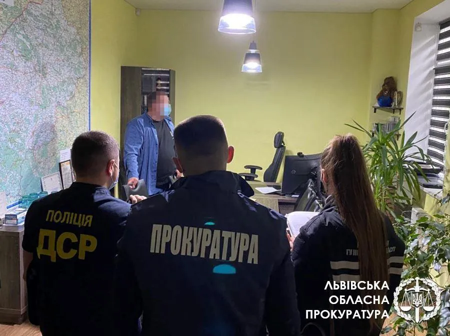 Розкрали понад 2 мільйони гривень на вивезенні сміття: у Львові затримали учасників схеми – фото Розкрали понад 2 мільйони гривень на вивезенні сміття: у Львові затримали учасників схеми – фото