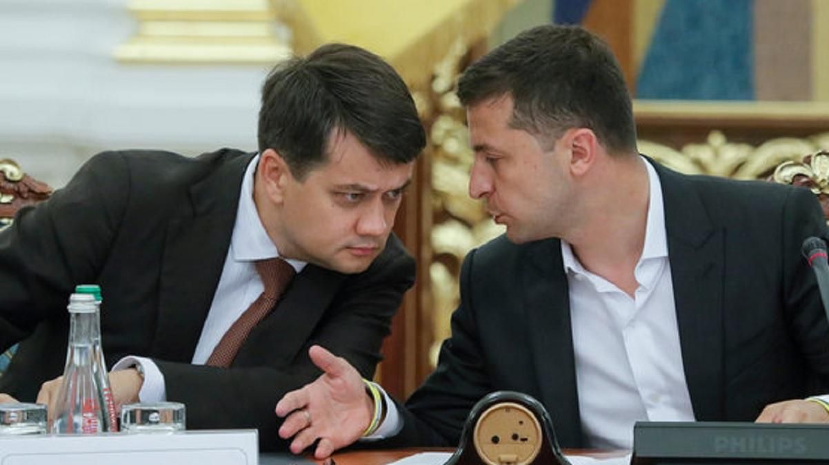 Зеленський питав у Разумкова, чи хоче він йти у президенти