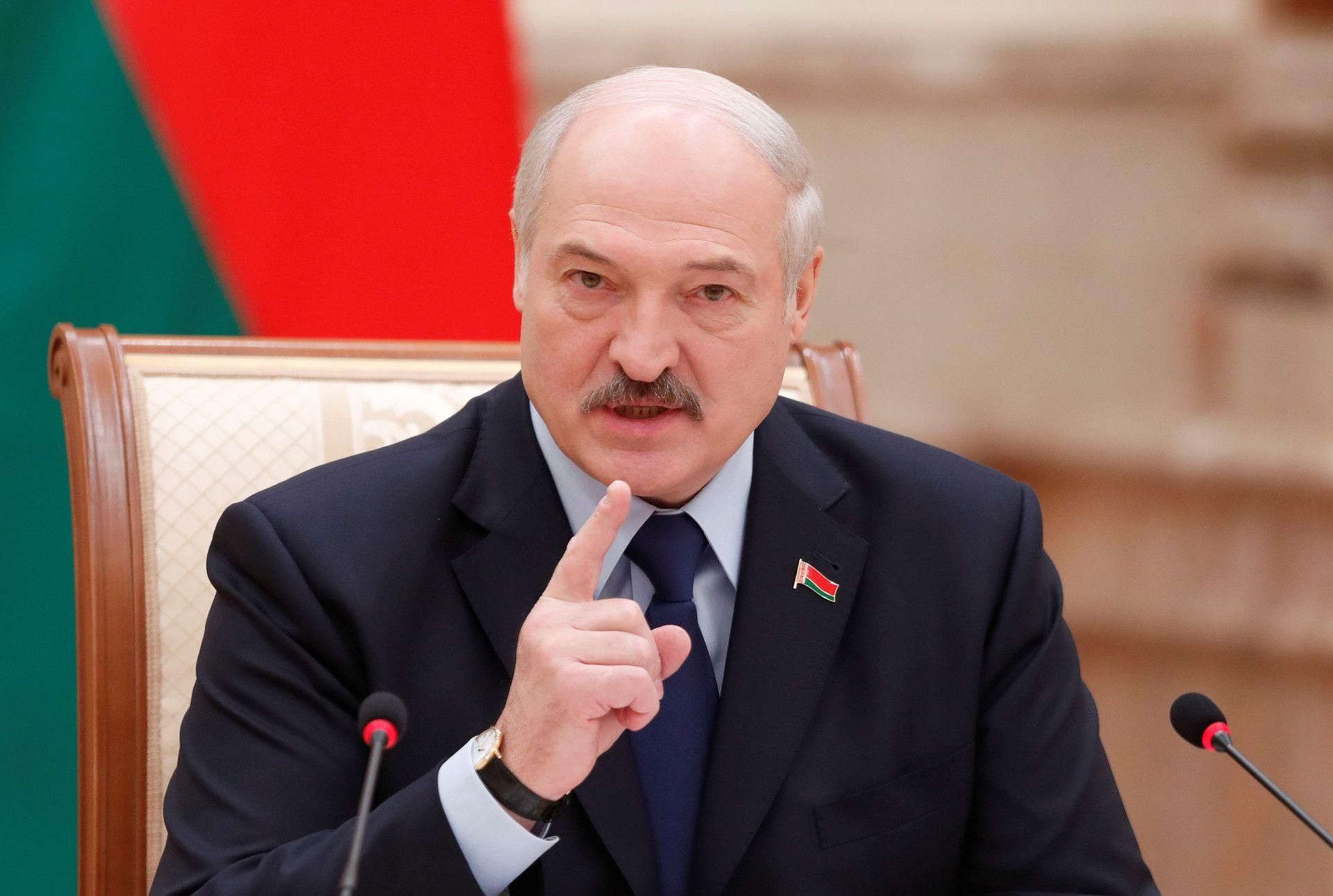 Летіть, де вгробили 300 людей, – Лукашенко про Донбас