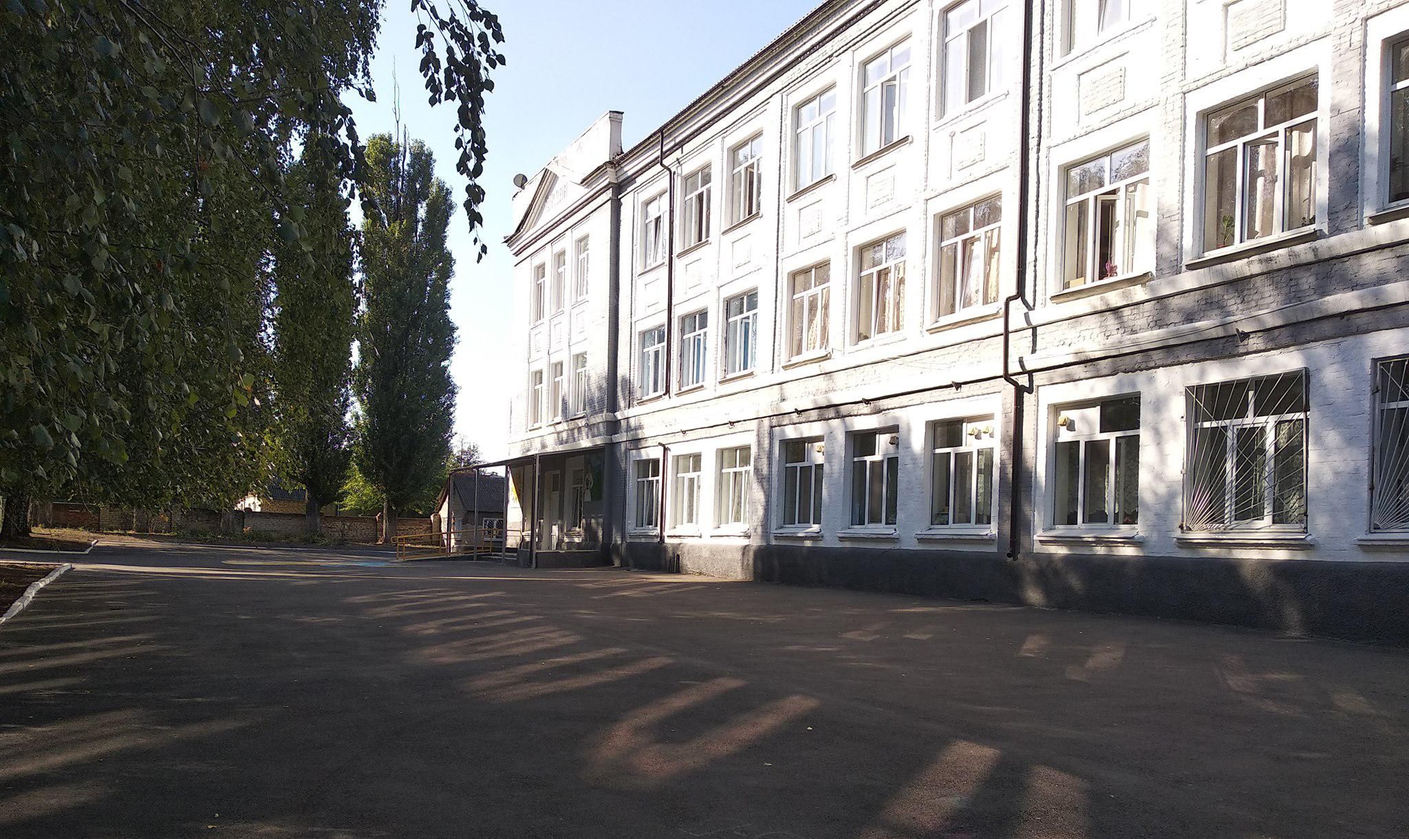 У школі Краматорська учні розпорошили перцевий балончик: є постраждалі У школі Краматорська учні розпорошили перцевий балончик: є постраждалі