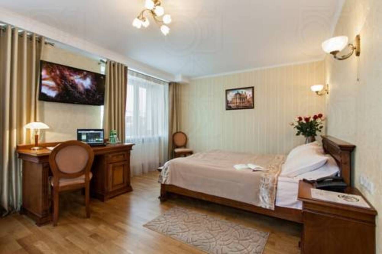 Замовляє найдорожчі номери та їжу і втікає: у готелях Львова та Винник помітили шахрая Замовляє найдорожчі номери та їжу і втікає: у готелях Львова та Винник помітили шахрая