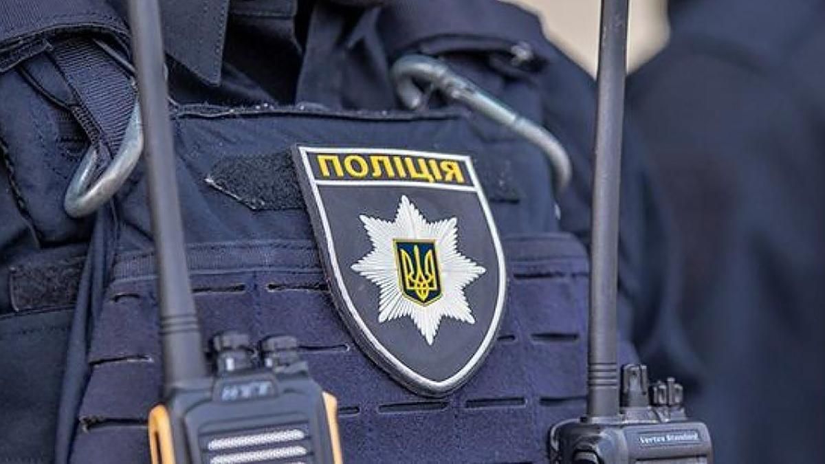 У Дніпрі чоловік погрожував підірвати банк гранатою 