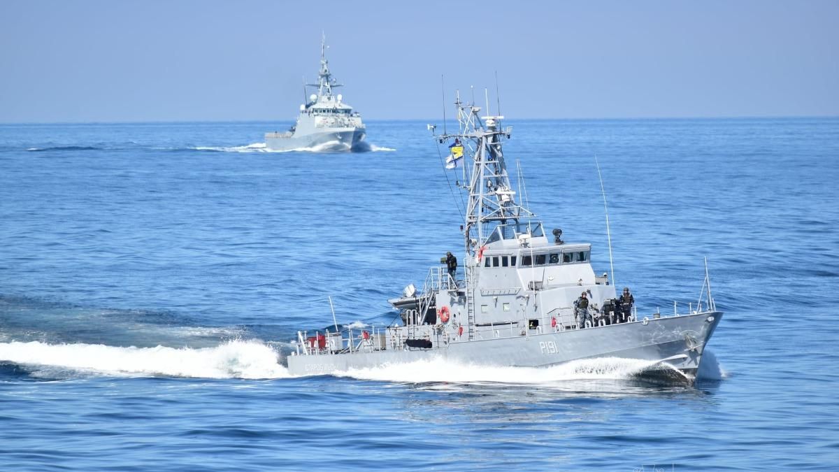 Військові Великої Британії і України провели тренування в Чорному морі Військові Великої Британії і України провели тренування в Чорному морі