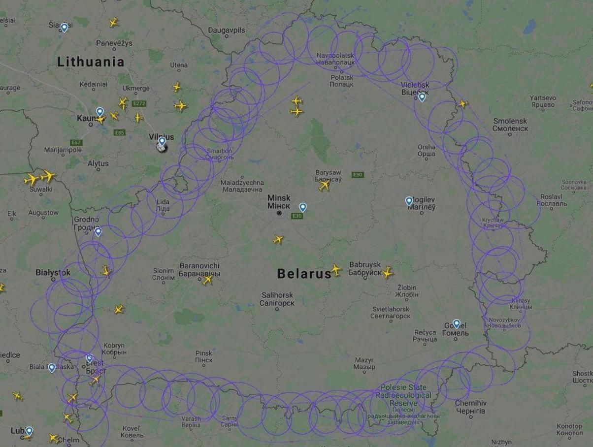 Беларусь в колючей проволоке: для Белавиа придумали новый логотип Беларусь в колючей проволоке: для Белавиа придумали новый логотип