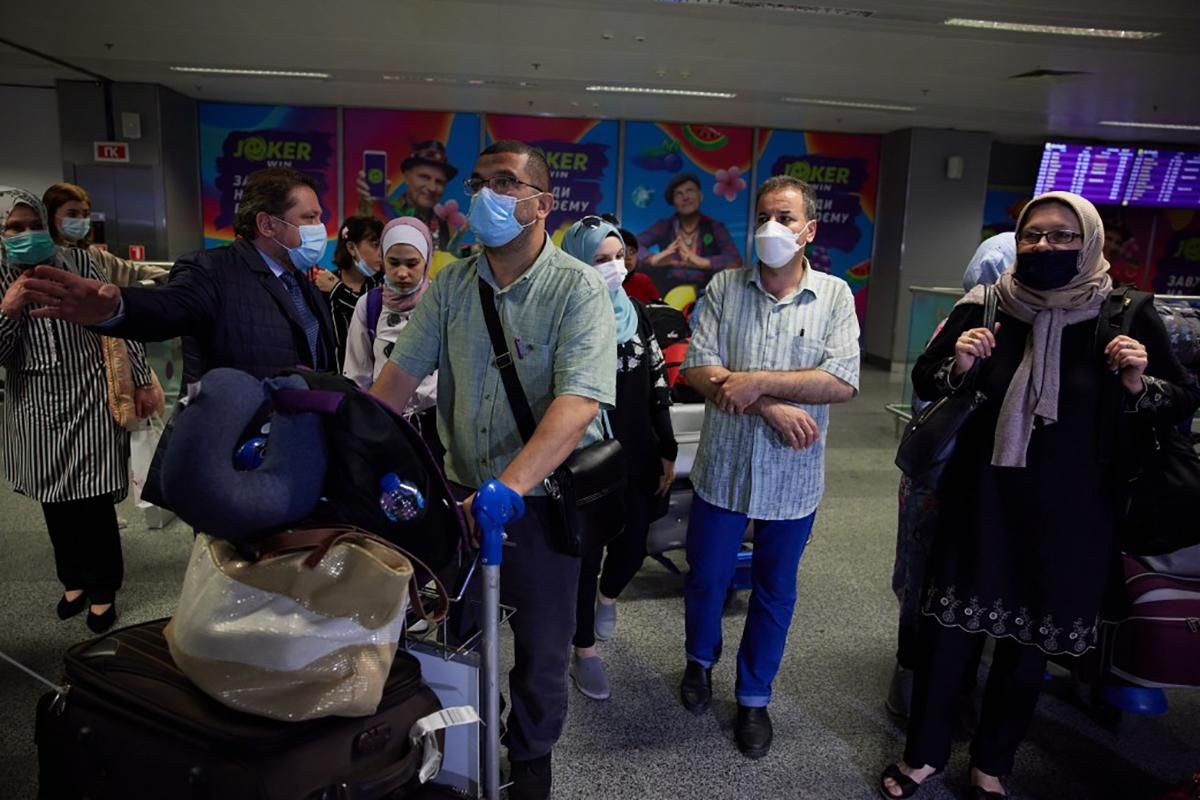 Зеленский поздравил успешную эвакуацию украинцев из Сектора Газы