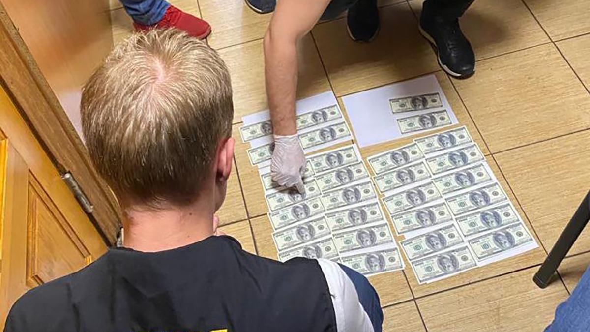 Директора Конча-Заспы и парка Голосеевский попались на взятке Директора Конча-Заспы и парка Голосеевский попались на взятке