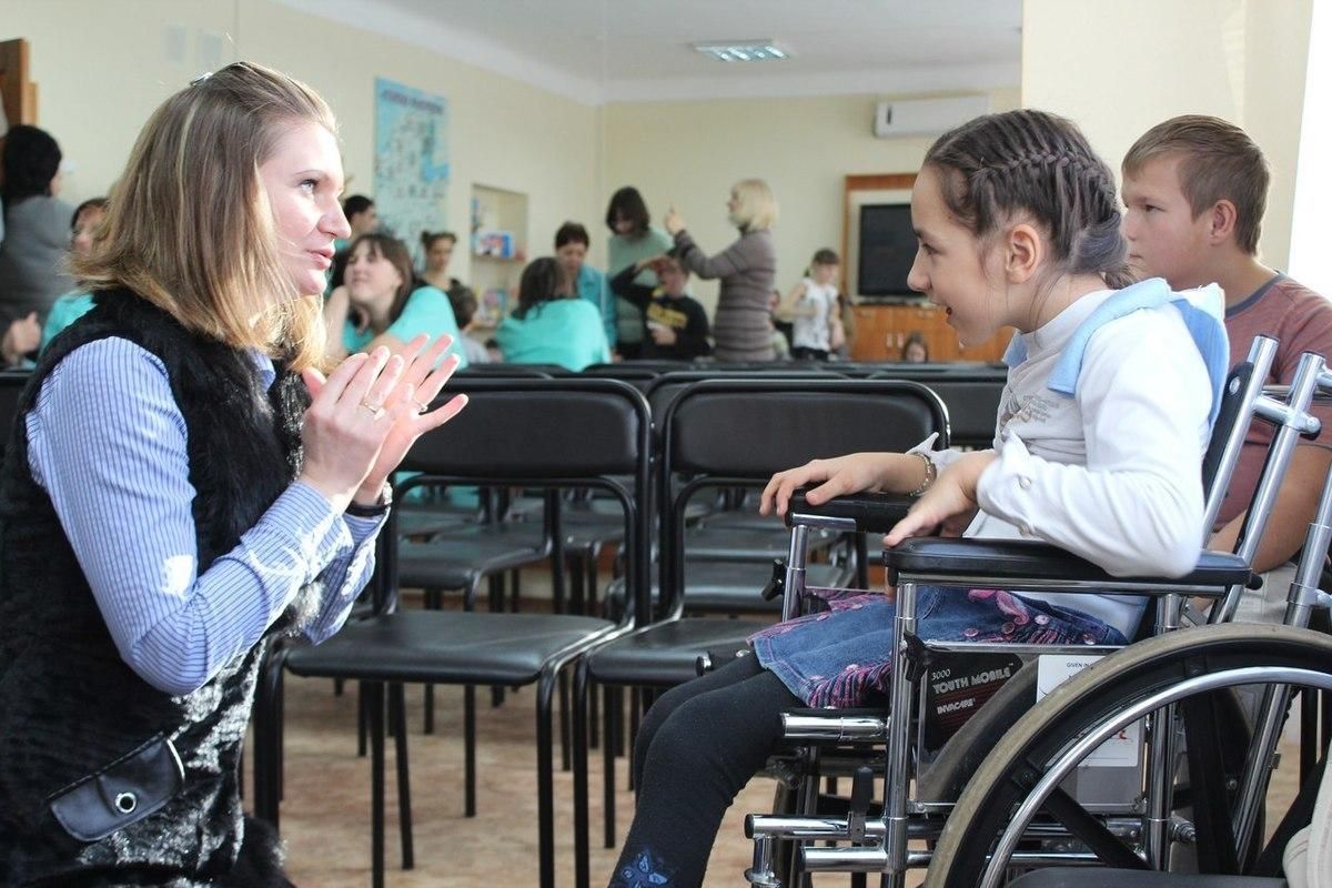 Кабмин отменит комиссию для разрешения на обучение детей-инвалидов