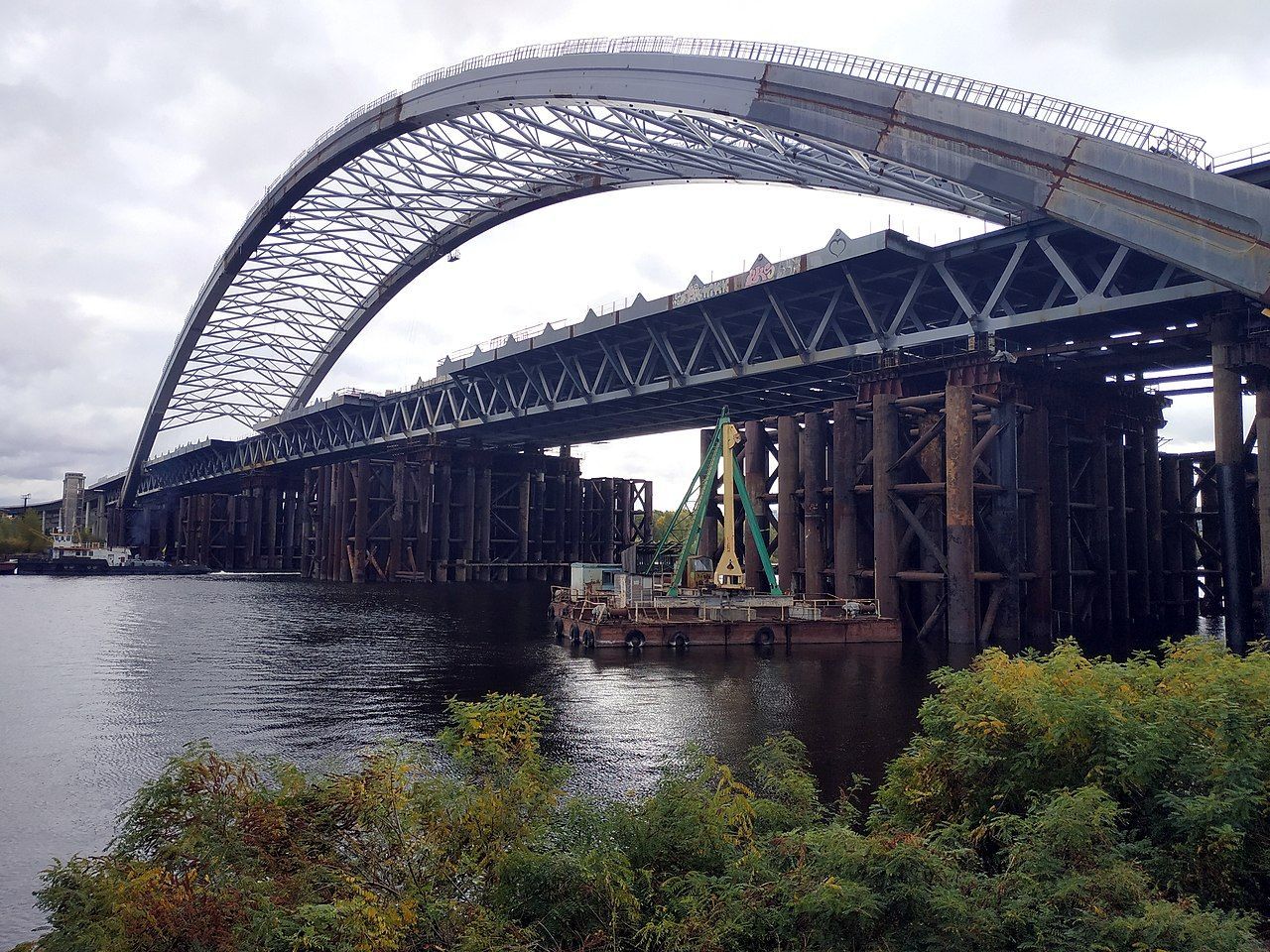 В Киеве обыски: пришли в КП, которое строит Подольский мост В Киеве обыски: пришли в КП, которое строит Подольский мост