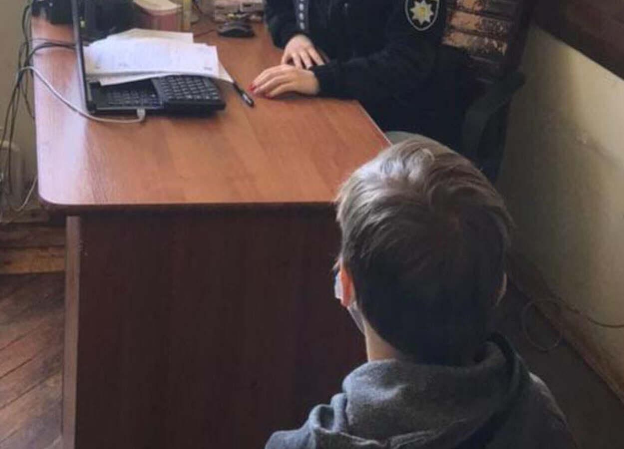 Вдруге за аналогічних обставин: спецпризначенець знайшов зниклого 12-річного хлопчика – фото Вдруге за аналогічних обставин: спецпризначенець знайшов зниклого 12-річного хлопчика – фото