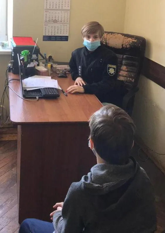 Вдруге за аналогічних обставин: спецпризначенець знайшов зниклого хлопчика, гуляючи з собакою Вдруге за аналогічних обставин: спецпризначенець знайшов зниклого хлопчика, гуляючи з собакою