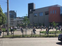 Люди були в паніці: у Львові знову замінували ТРЦ Forum – фото і відео