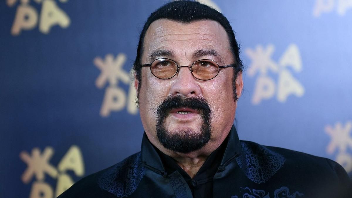 Друг Путіна Стівен Сігал вступає у російську партію Друг Путіна Стівен Сігал вступає у російську партію