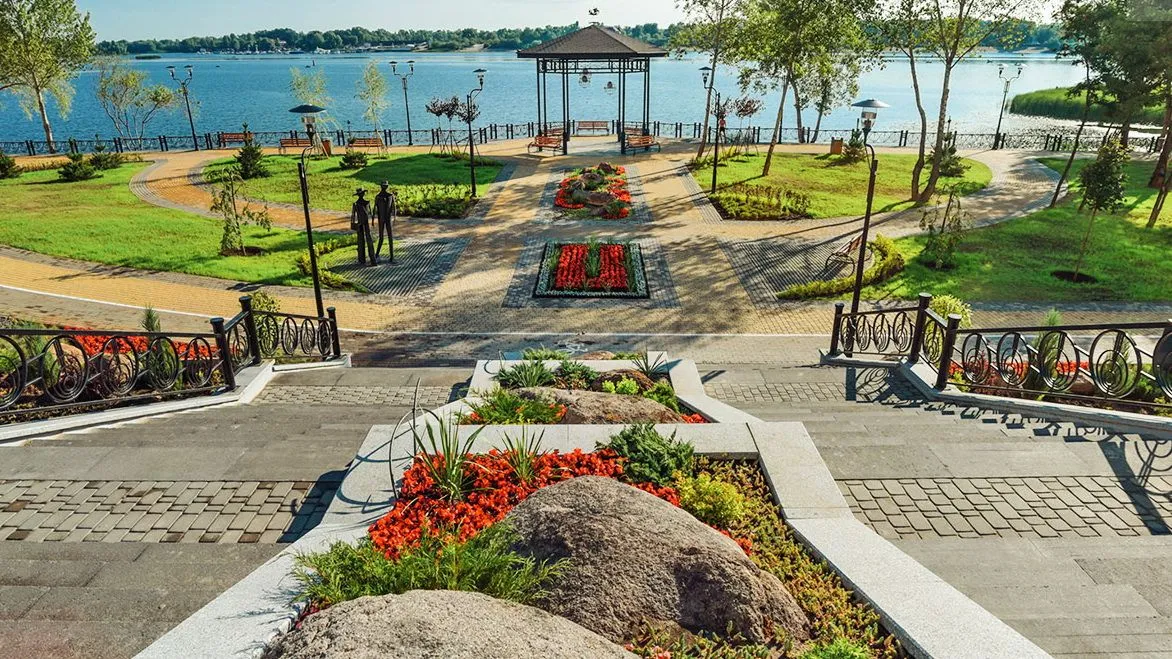 Парк Наталка Оболонь Київ де піти погуляти Парк Наталка Оболонь Київ де піти погуляти