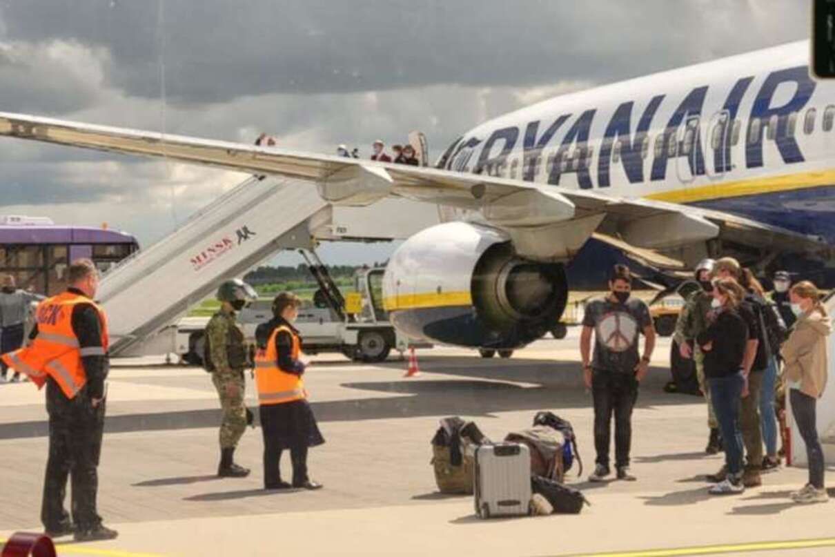 Мінськ направив ноту протесту 8 країнам через Ryanair