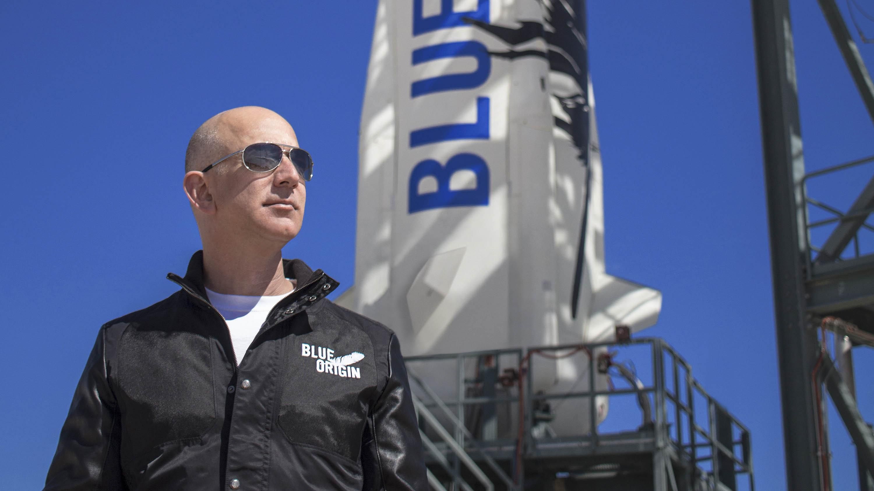 Джефф Безос на стартовій площадці Blue Origin