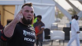 Найсильніша людина планети Олексій Новіков встановив рекорд у київському метро: відео