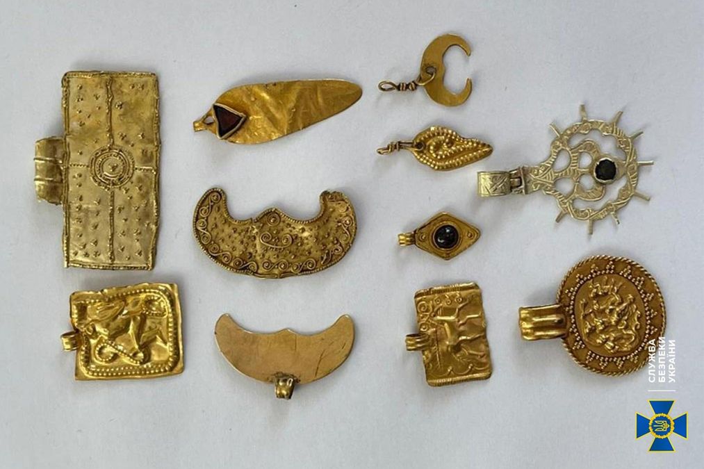 материал из которого скифы изготавливали украшения. материал из которого скифы изготавливали украшения.