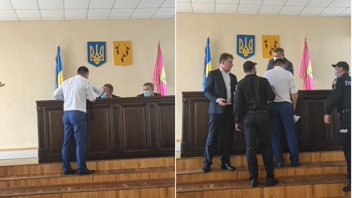 На Харківщині депутат Штейман з гучномовцем зривав сесію міськради