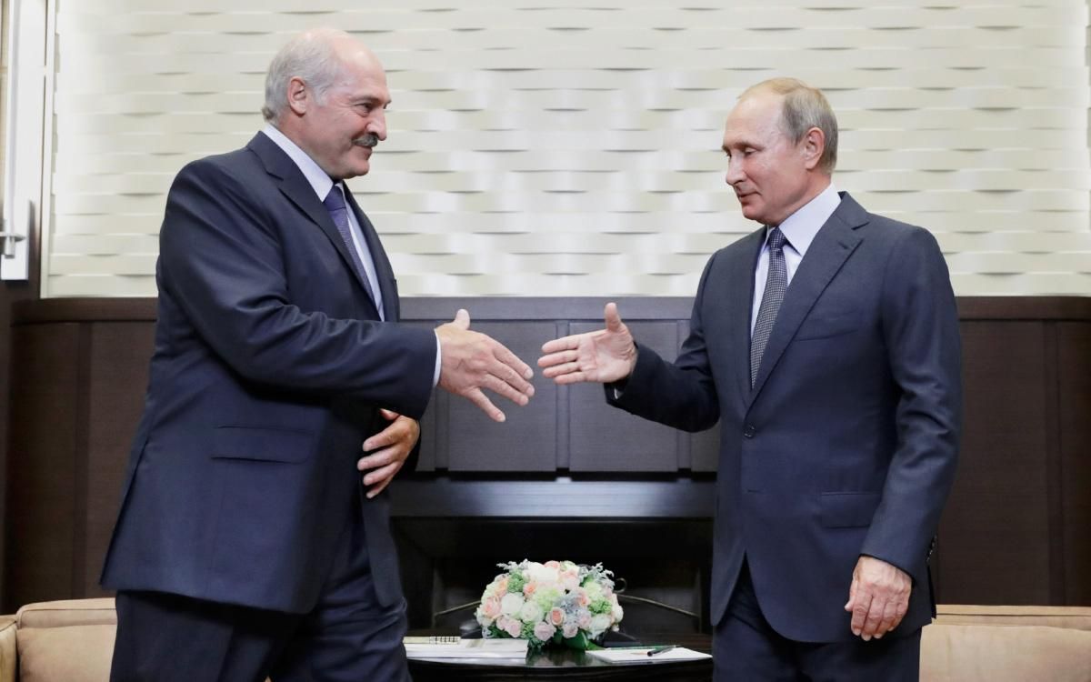 Путіну невигідно мати такого кишенькового диктатора, як Лукашенко