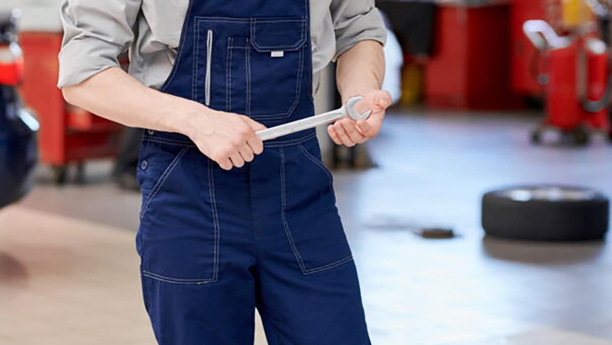 В Киеве пьяный механик СТО попал в ДТП на авто клиента В Киеве пьяный механик СТО попал в ДТП на авто клиента