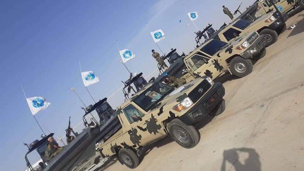 На параді до річниці війни у Лівії розбився військовий літак, є жертва На параді до річниці війни у Лівії розбився військовий літак, є жертва