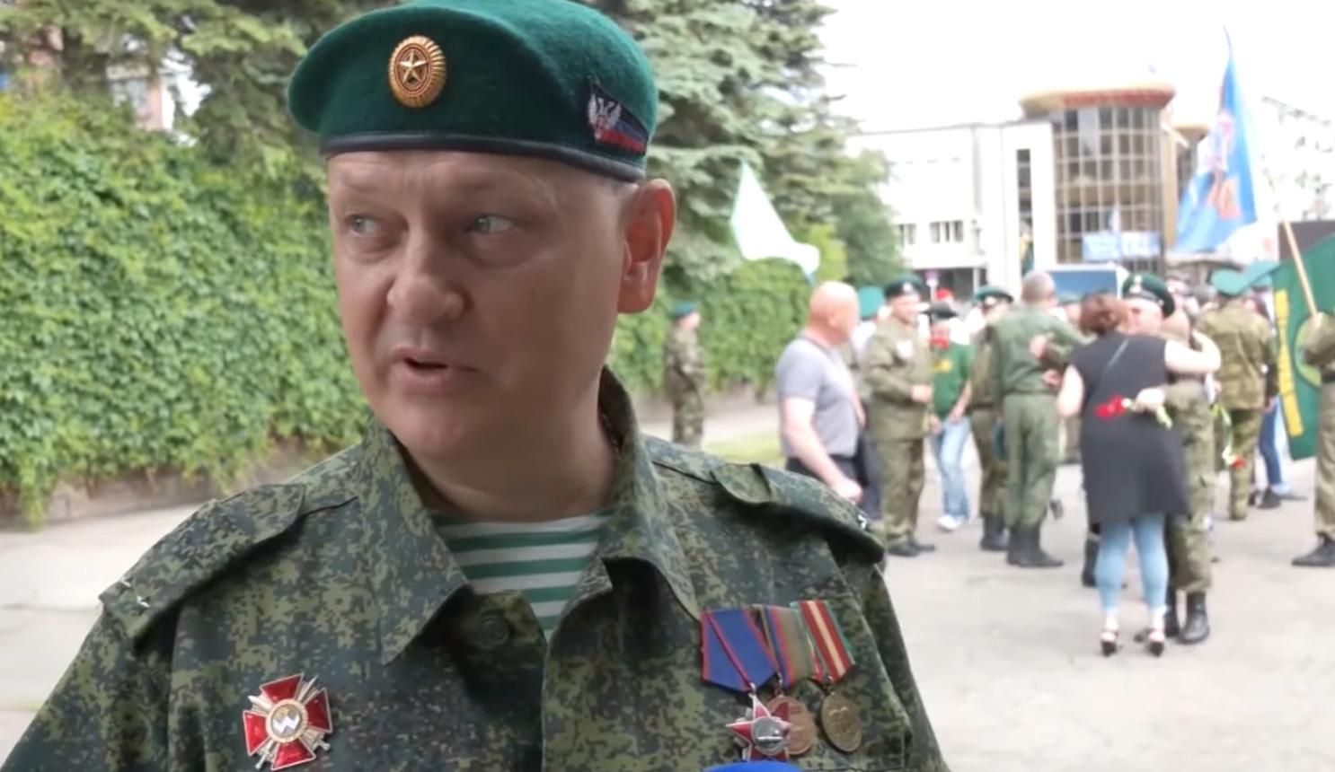 Сторонник оккупантов Дмитрий Огилец носит Орден Богдана Хмельницкого Сторонник оккупантов Дмитрий Огилец носит Орден Богдана Хмельницкого