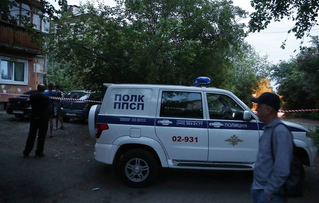 У Єкатеринбурзі чоловік відкрив стрільбу по перехожих У Єкатеринбурзі чоловік відкрив стрільбу по перехожих