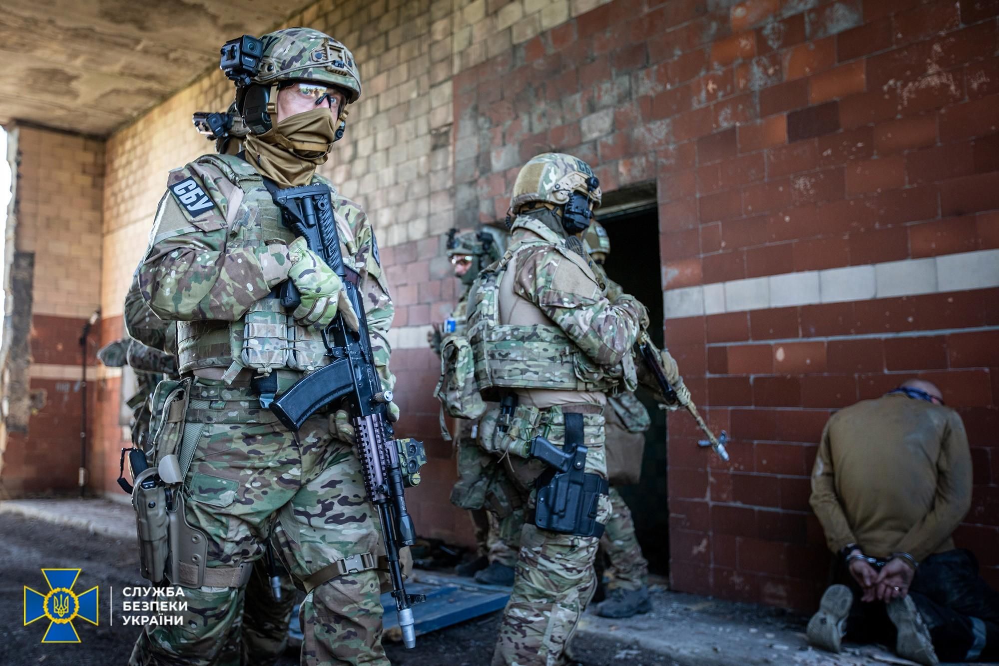 СБУ відпрацювала боротьбу з терористами біля самої лінії фронту СБУ відпрацювала боротьбу з терористами біля самої лінії фронту