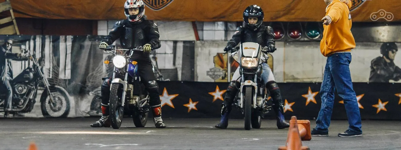 Мотоциклісти Мотоциклісти