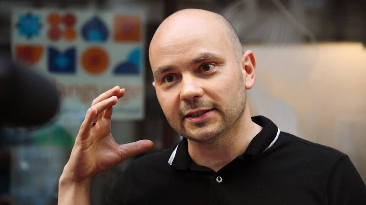 Потрапив до лап ФСБ: у Росії з літака зняли відомого опозиціонера Потрапив до лап ФСБ: у Росії з літака зняли відомого опозиціонера