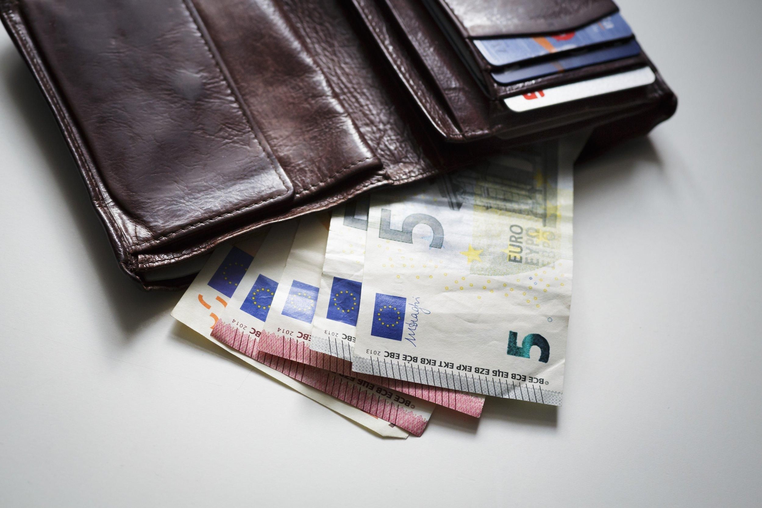 Перекази валюти в Україну у 2021 році Перекази валюти в Україну у 2021 році