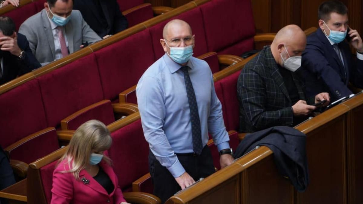 У Раді офіційно оголосили про виключення Шевченка зі Слуги народу У Раді офіційно оголосили про виключення Шевченка зі Слуги народу