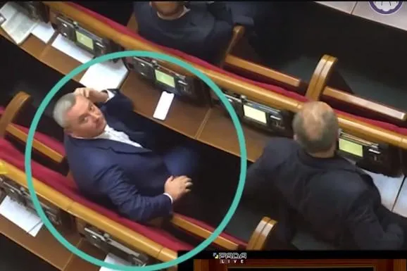 Поляк кнопкодавить Поляк кнопкодавить