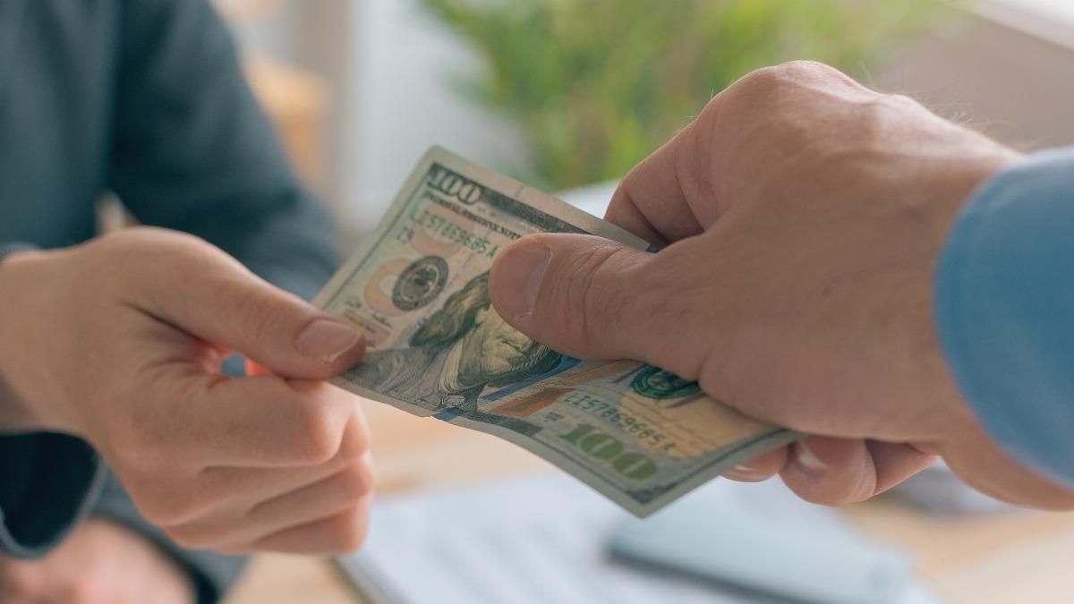 Рада схвалила закон про викривачів корупції з пропозиціями Зеленського Рада схвалила закон про викривачів корупції з пропозиціями Зеленського