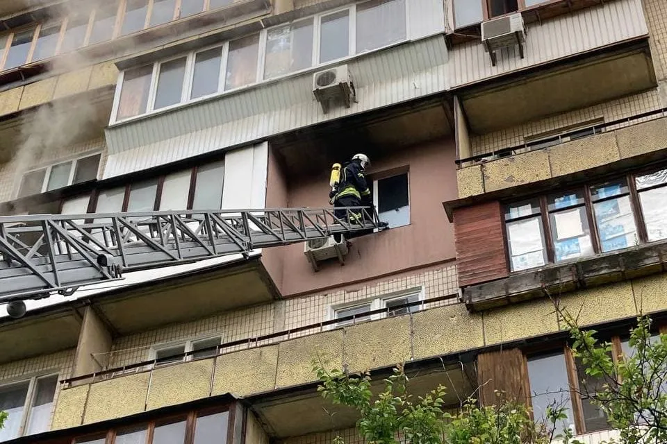 Пожежник на автокрані Пожежник на автокрані