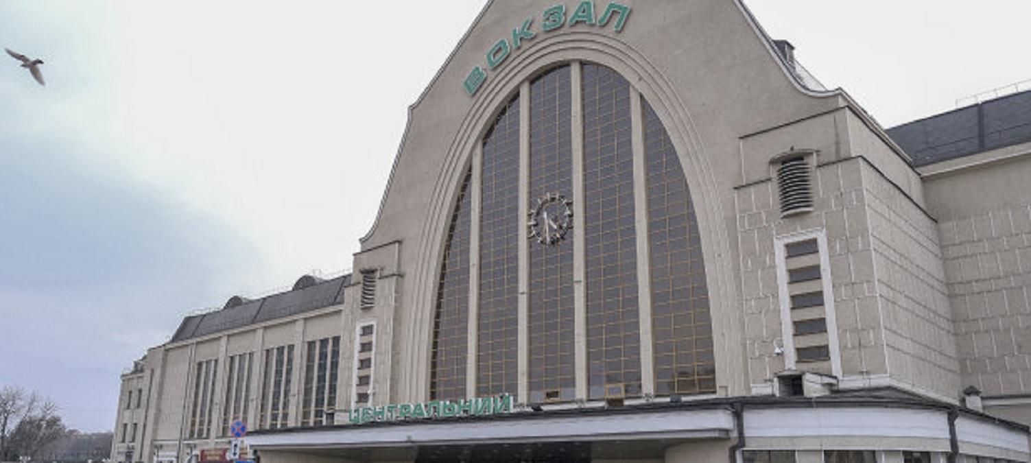 Присвоїв 750 тисяч: чиновнику Укрзалізниці повідомили про підозру Присвоїв 750 тисяч: чиновнику Укрзалізниці повідомили про підозру