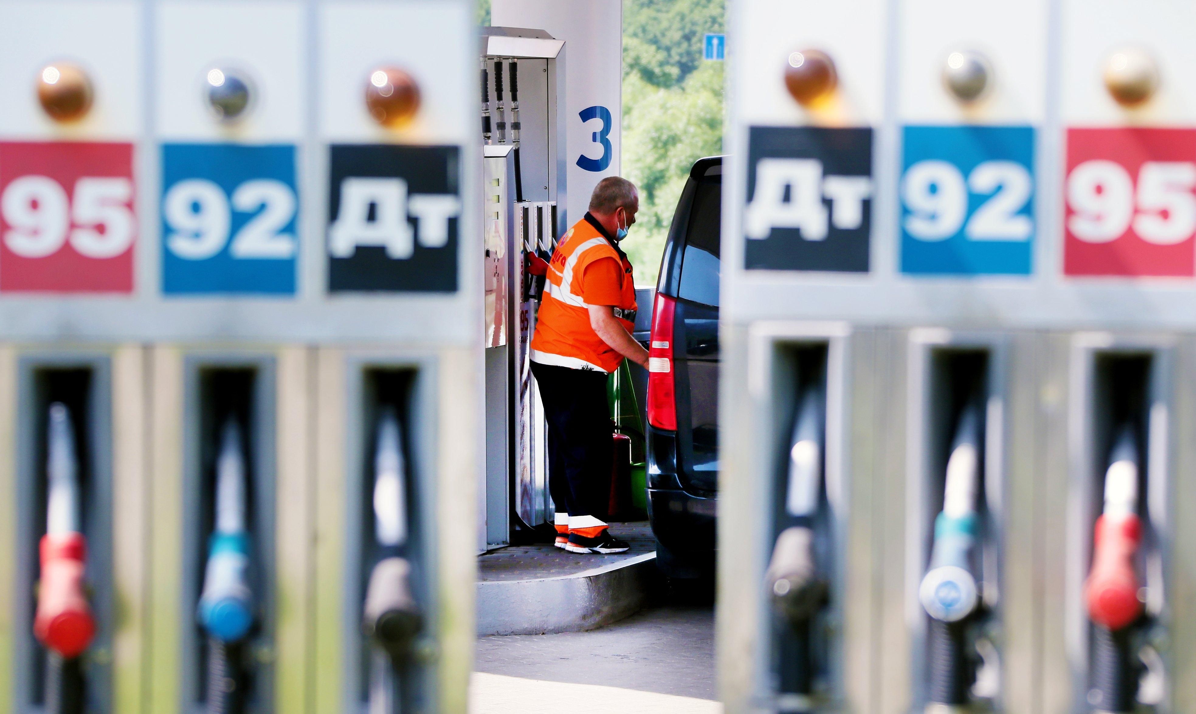 Минэкономики увеличило предельные цены на бензин и дизтопливо