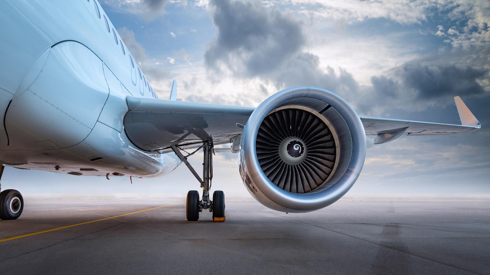 У Мінську заявили, міжнародним рейсам небезпечно літати над Україною У Мінську заявили, міжнародним рейсам небезпечно літати над Україною