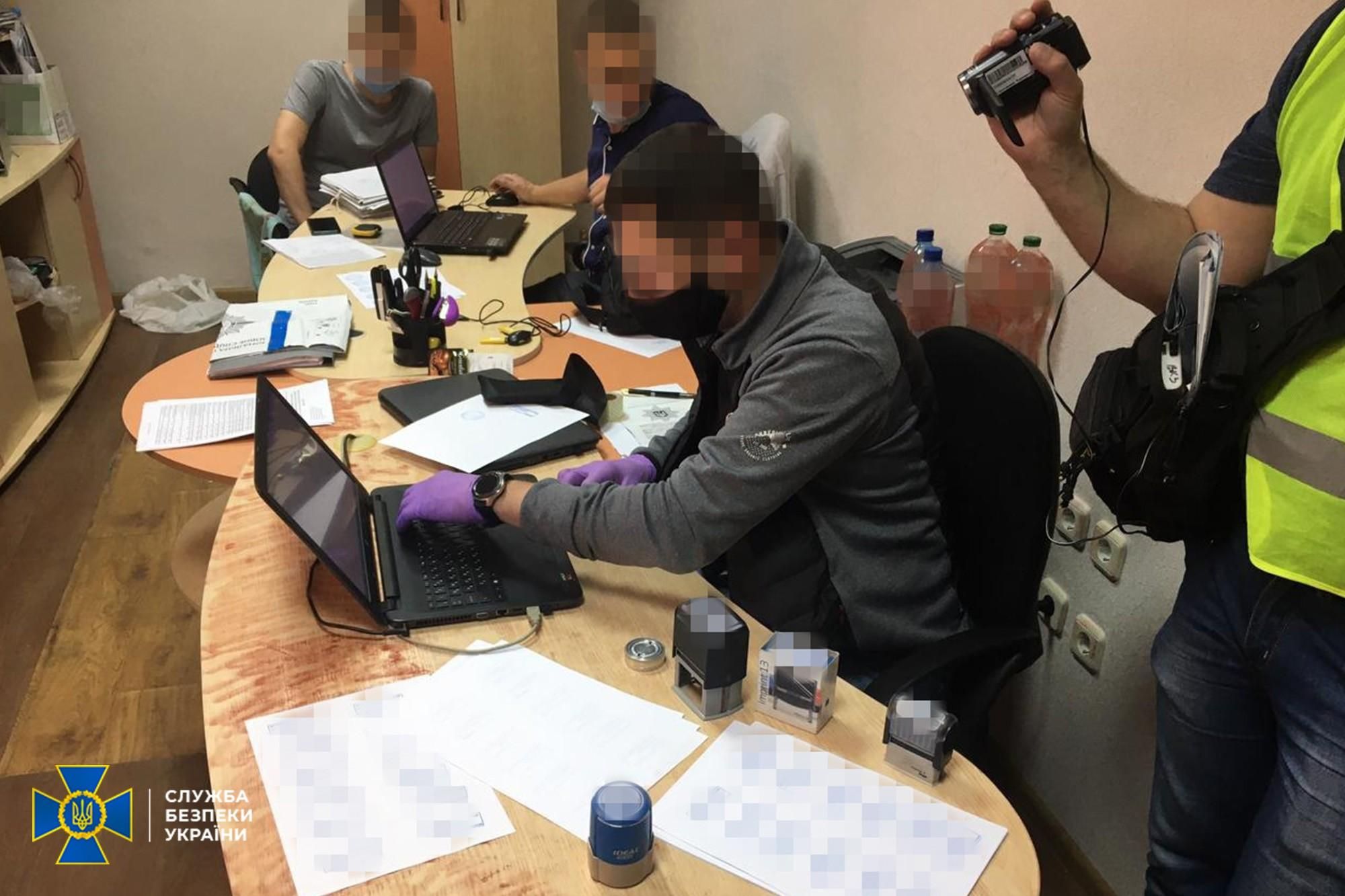 СБУ виявила схему завищення тарифів на тепло для шкіл і лікарень СБУ виявила схему завищення тарифів на тепло для шкіл і лікарень