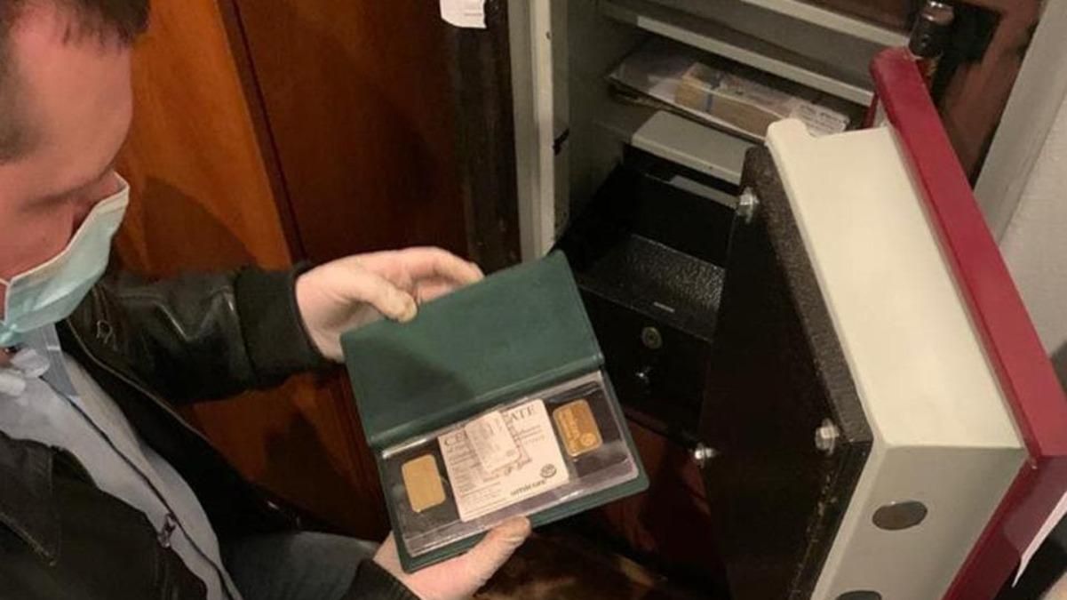 У затриманого брата судді Вовка знайшли ще одну квартиру із сейфами У затриманого брата судді Вовка знайшли ще одну квартиру із сейфами
