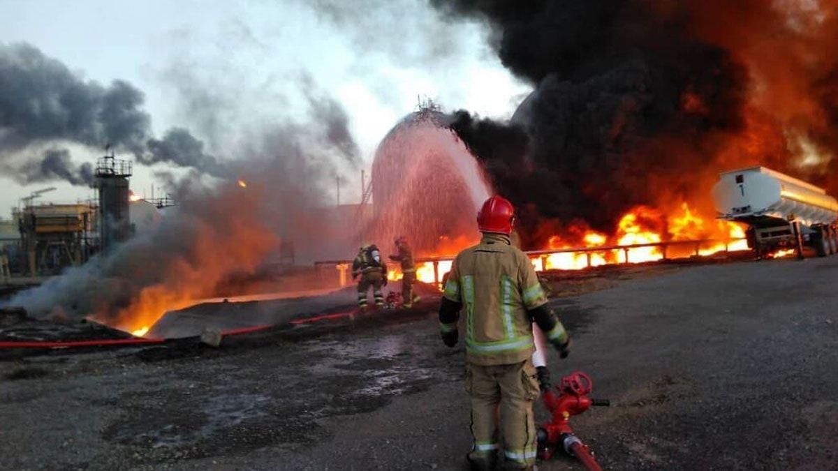 В Ірані сталась масштабна пожежа на нафтопереробному заводі: відео