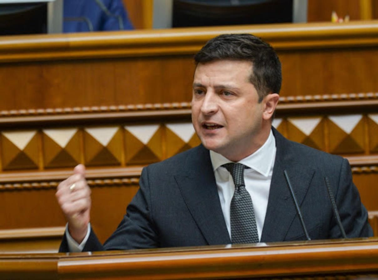 Зеленський розповів, як дзвонить міністрам раніше за їхні будильники Зеленський розповів, як дзвонить міністрам раніше за їхні будильники