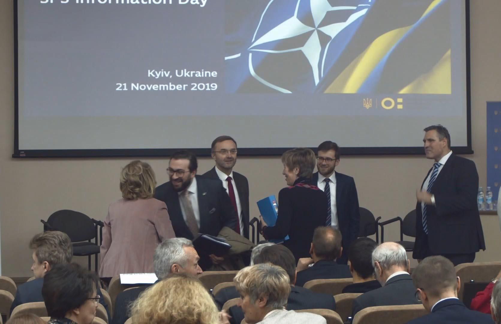 Противодействие новым угрозам: как НАТО помогает Украине укрепить национальную устойчивость Противодействие новым угрозам: как НАТО помогает Украине укрепить национальную устойчивость