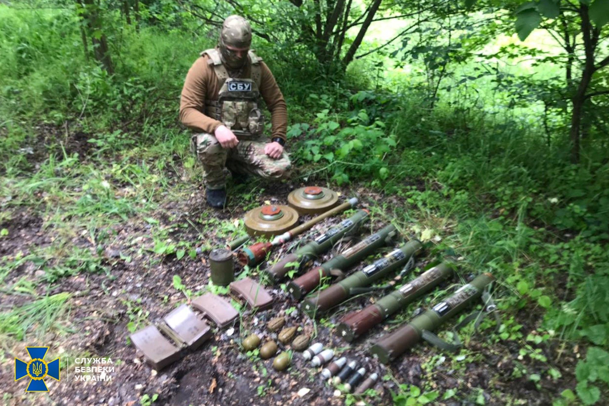 СБУ разоблачила на Луганщине схрон боевиков с противопехотными минами